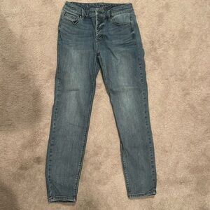 White House, black market, skinny ankle size 4 button fly skinny leg jeans